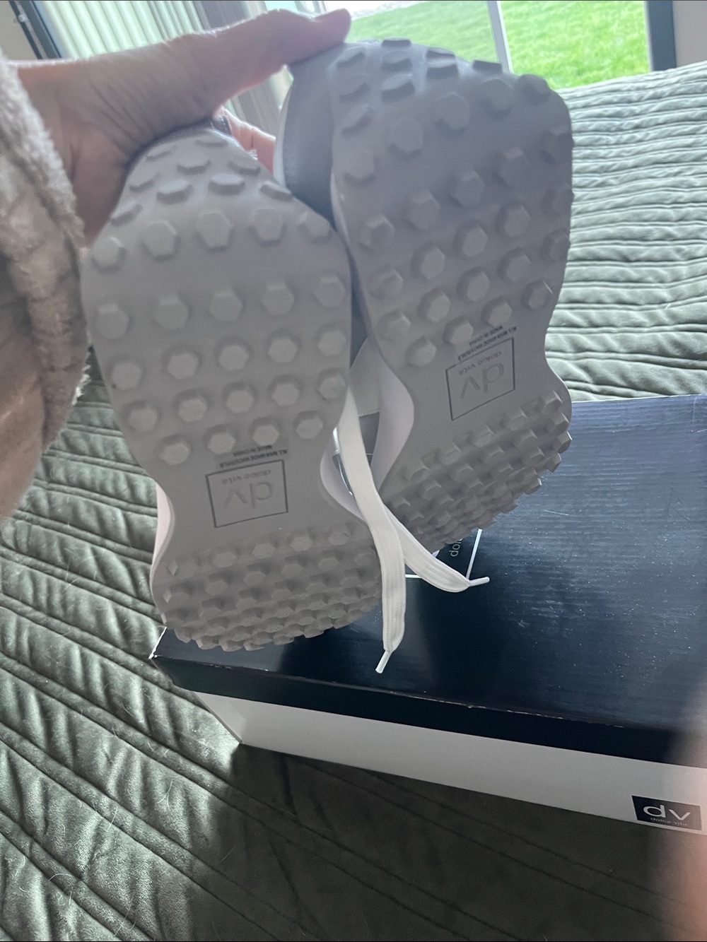 DV by Dolce Vita NWT Bynx  Womens Light Gray & White Casual Sneakers Size 9 - Picture 7 of 10